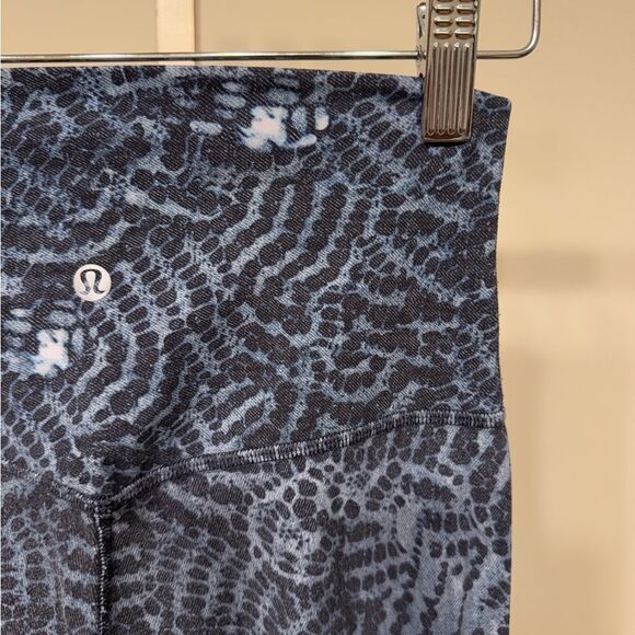 lululemon athletica Blue and Black Patterned Leggings - Picture 1 of 5